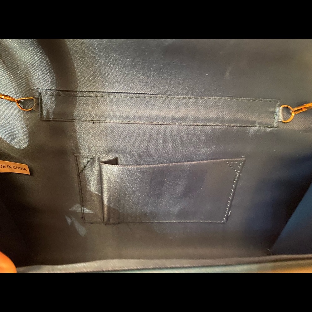 Pattern purse - Picture 2 of 4
